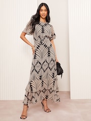 Schwarz - Friends Like These Short Sleeve Chiffon Tiered Maxi Dress - Bild 1 von 5