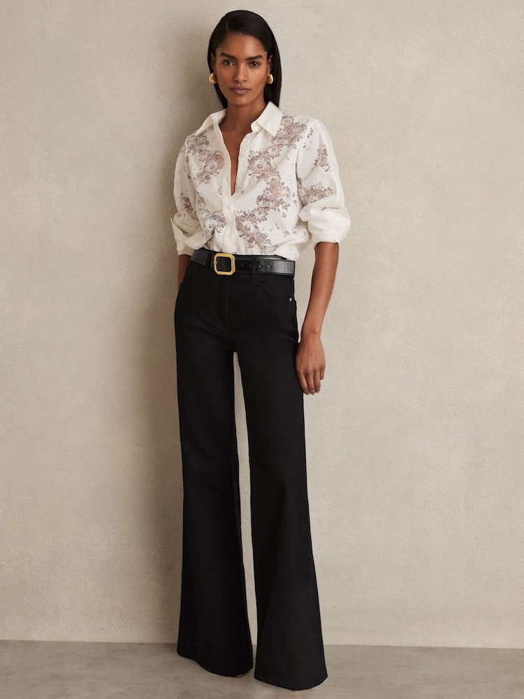 Schwarz - Reiss Bonnie Mid Rise Flared Jeans - Bild 1 von 6 Schwarz - Reiss Bonnie Mid Rise Flared Jeans - Bild 1 von 6