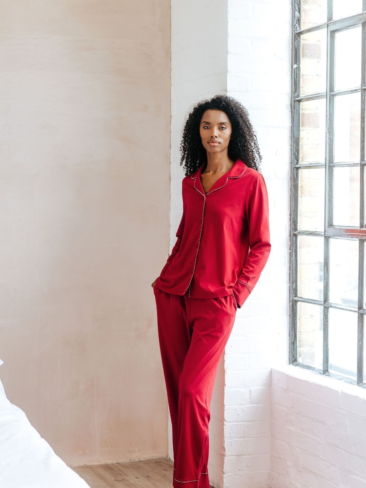 Chelsea Peers – langes Pyjama-Set mit weihnachtlichem Zuckerstangen-Motiv, Streifenmuster und Besatz, 100 % Bio-Baumwolle - Bild 1 von 5 Chelsea Peers – langes Pyjama-Set mit weihnachtlichem Zuckerstangen-Motiv, Streifenmuster und Besatz, 100 % Bio-Baumwolle - Bild 1 von 5