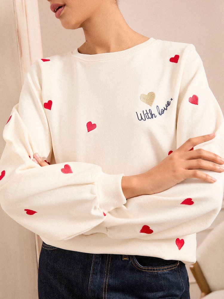 Elfenbeinfarbenes besticktes Herz - Love & Roses Sweatshirt aus Jersey - Bild 2 von 4 Elfenbeinfarbenes besticktes Herz - Love & Roses Sweatshirt aus Jersey - Bild 2 von 4