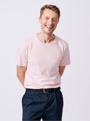 Pink - Aubin Hampton T-Shirt aus Baumwollleinen - Bild 1 von 5