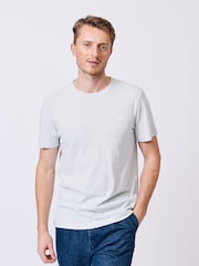 Blau - Aubin Hampton T-Shirt aus Baumwollleinen - Bild 1 von 5