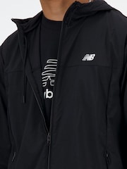 Schwarz - New Balance Herren Athletics gewebte Jacke - Bild 6 von 6