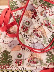 Cath Kidston Green Christmas Kitchen Textiles Set - Image 5 of 5