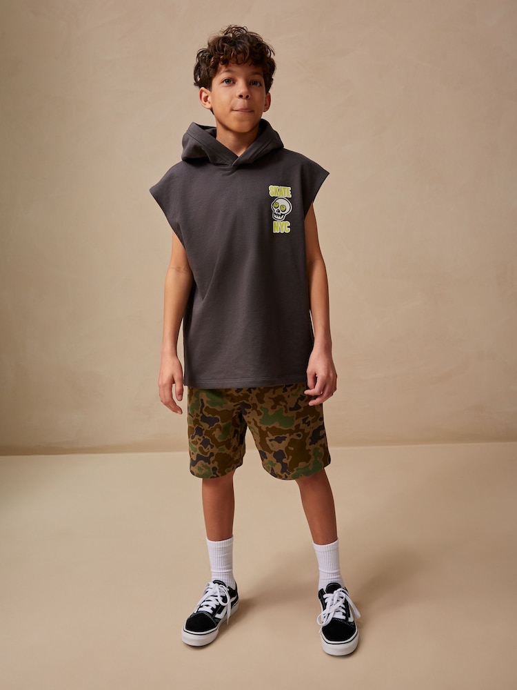 Camuflagem - Conjunto gráfico de moletom e joggers sem mangas (3a16anos) - Imagem 1 de 5