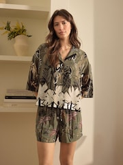 Verde caqui con palmeras - Conjunto de pijama corto abotonado - Imagen 4 de 11