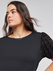 Top de manga devoré con estampado de leopardo de Simply Be - Imagen 4 de 4