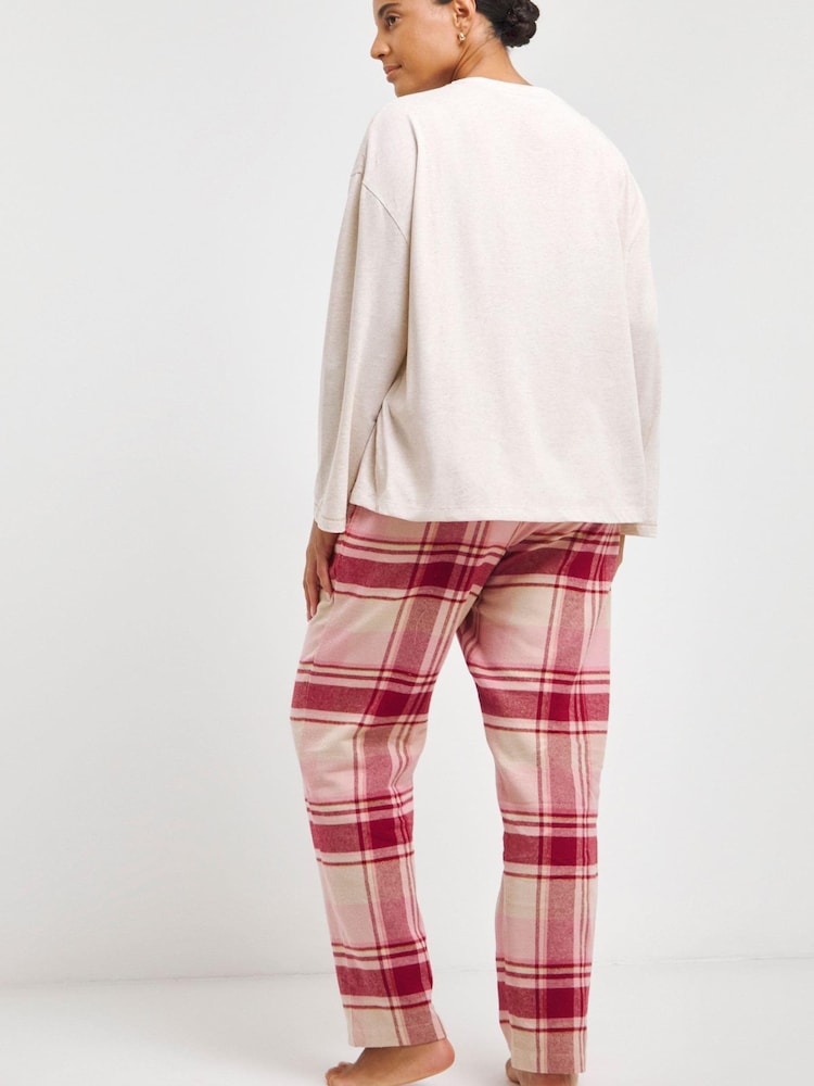 Simply Be – Pyjama-Set mit Flanellhose und originellem Motiv - Bild 2 von 4 Simply Be – Pyjama-Set mit Flanellhose und originellem Motiv - Bild 2 von 4