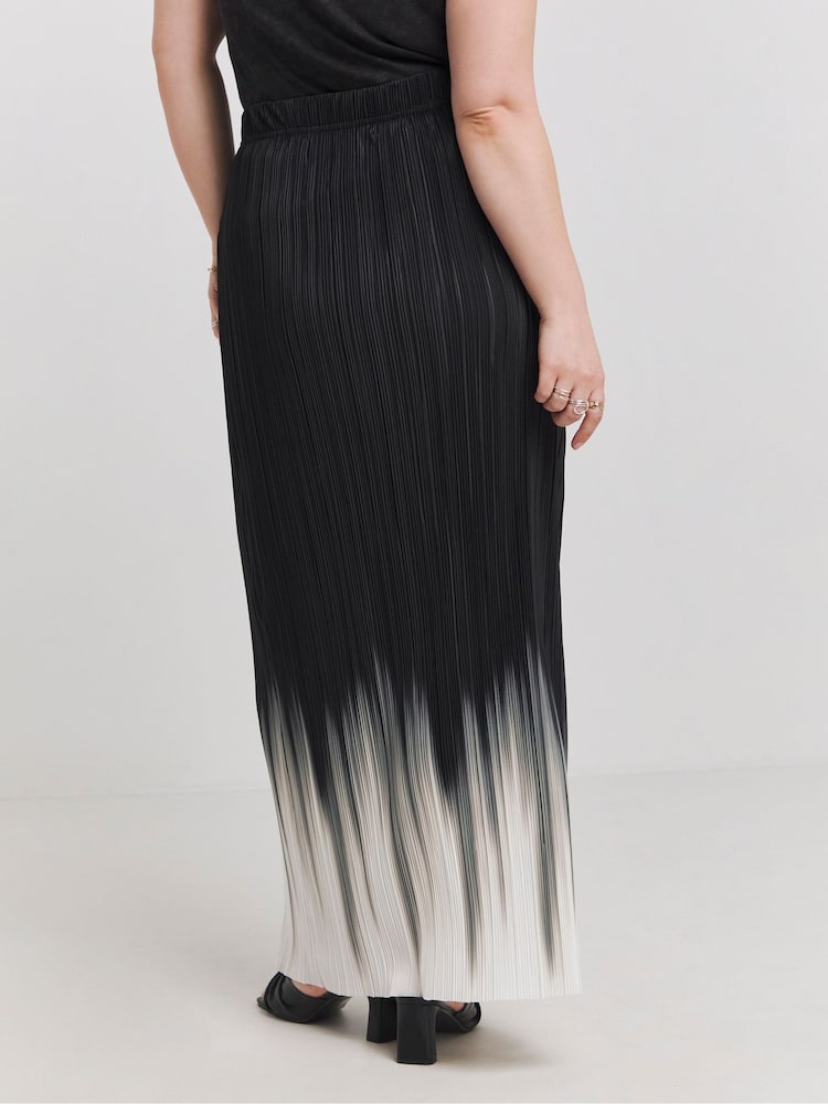 Simply Be Black Ombre Plisse Maxi Skirt - Image 2 of 4