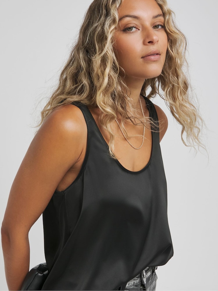 Simply Be Black Satin Scoop Neck Vest - Image 4 of 4