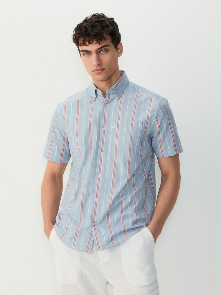 Bencinsko modra/rdeča - kratek rokav; s kratkimi rokavi With Button Down Collar črtast; progast Easy Iron Oxford srajce - Slika 1 iz 6 Bencinsko modra/rdeča - kratek rokav; s kratkimi rokavi With Button Down Collar črtast; progast Easy Iron Oxford srajce - Slika 1 iz 6