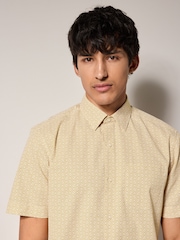 Yellow Diamond Geometric Easy Iron With Button Down Collar Short Sleeve Oxford Shirt - Image 1 of 9