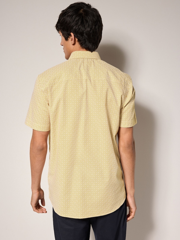 Yellow Diamond Geometric Easy Iron With Button Down Collar Short Sleeve Oxford Shirt - Image 3 of 9