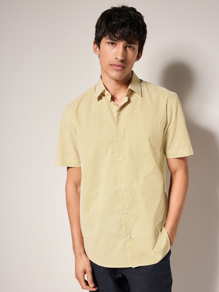 Yellow Diamond Geometric Easy Iron With Button Down Collar Short Sleeve Oxford Shirt - Image 5 of 9