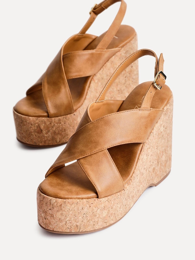 بني - Linzi Santana Crossover Front Strap High Wedge - صورة 5 من 5