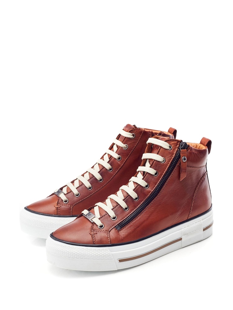 Natural - Zapatillas altas de piel con cordones y suela gruesa Annaken de Moda in Pelle - Imagen 2 de 4 Natural - Zapatillas altas de piel con cordones y suela gruesa Annaken de Moda in Pelle - Imagen 2 de 4
