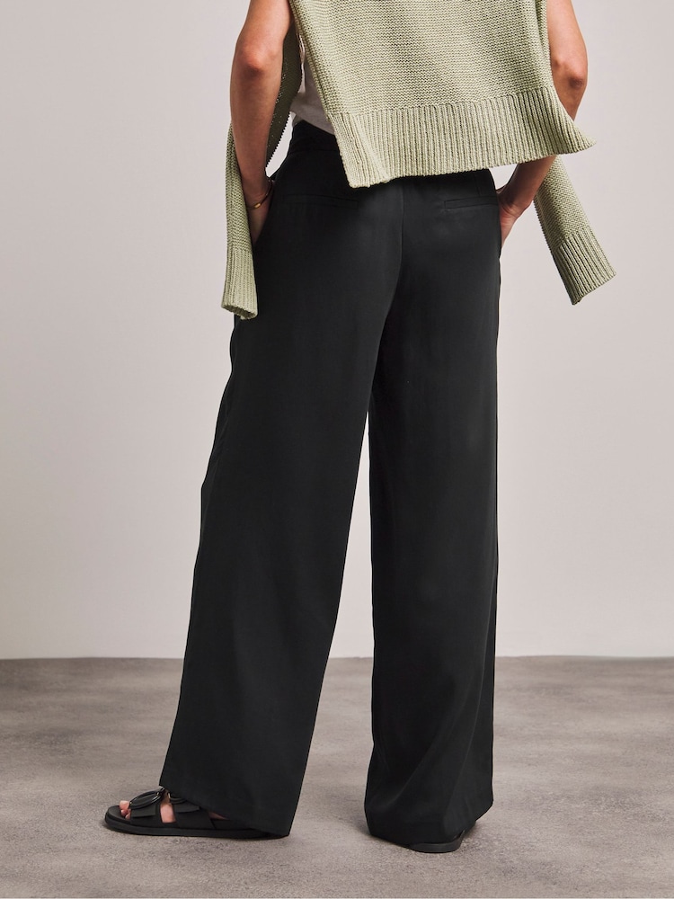 Anthology by JD Williams Black Premium Pleat Front Lightweight Trousers - Image 2 of 4