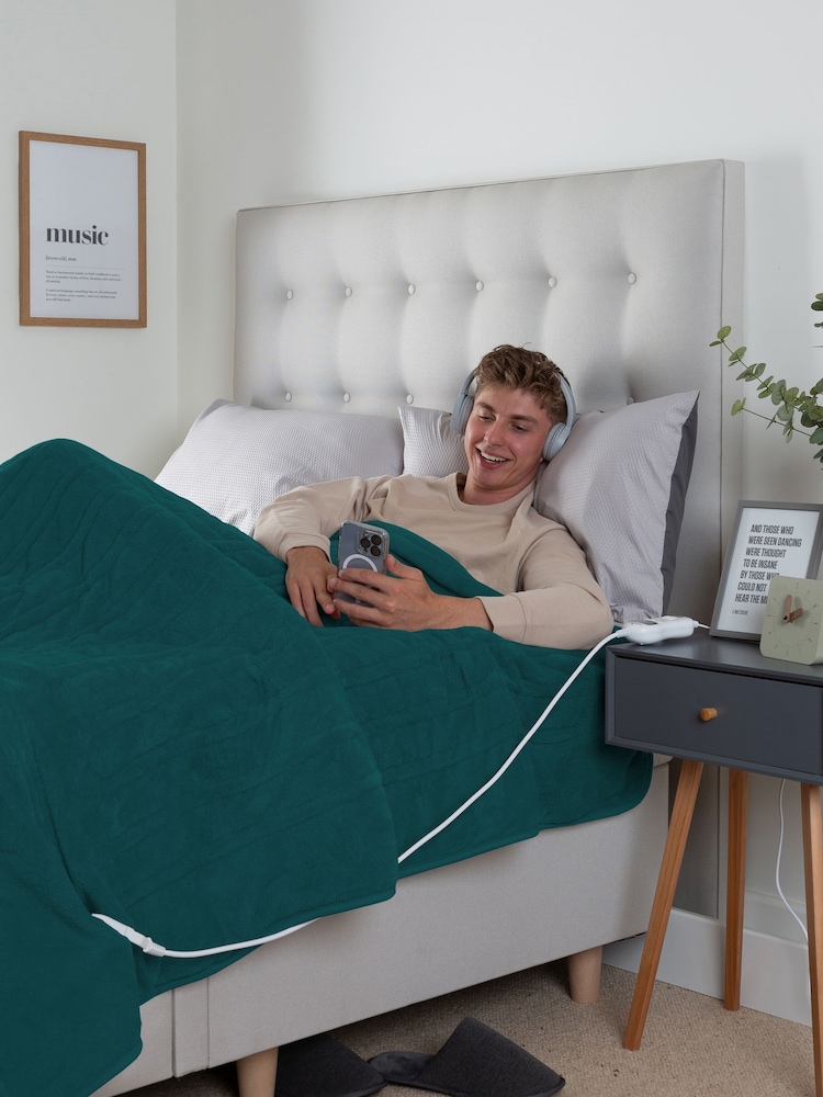 Slumberdown Green Comfy Hugs 10 Temperature Settings Heated Throw - Image 1 of 7