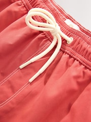 Rot - Badeshorts mit Kontrastnaht - Bild 8 von 9