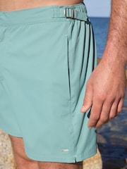 Зеленый - Signature Tailored Waistband Swim Shorts - Image 7 of 12
