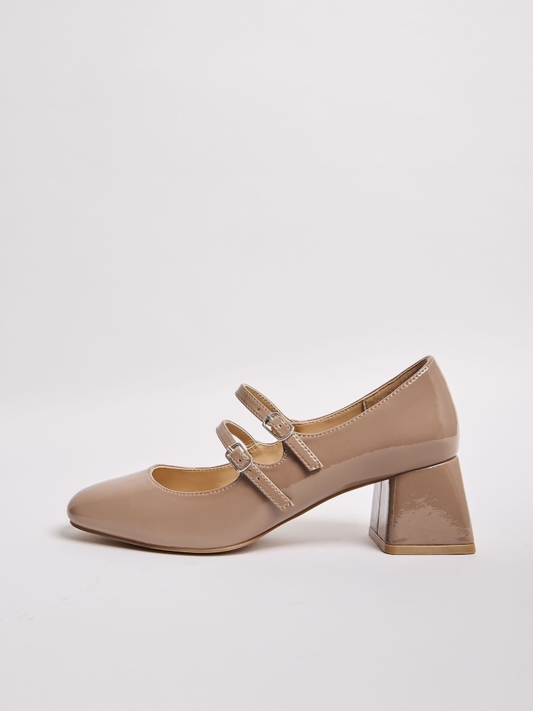 Neutrale Farbe - Friends Like These – Mary-Jane-Halbschuhe mit niedrigem Blockabsatz und doppeltem Riemen - Bild 5 von 5 Neutrale Farbe - Friends Like These – Mary-Jane-Halbschuhe mit niedrigem Blockabsatz und doppeltem Riemen - Bild 5 von 5
