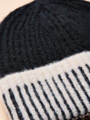 Joules Wanderer Navy Beanie Hat - Image 4 of 4