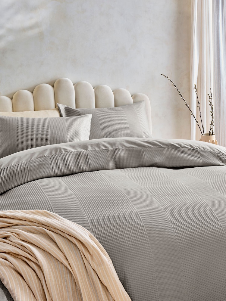 Charcoal Grey 300 Thread Count Waffle Texture Duvet Cover and Pillowcase Set - Image 2 of 4