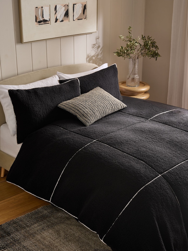 Black Fleece Trim Duvet Cover and Pillowcase Set - Image 2 of 6 Black Fleece Trim Duvet Cover and Pillowcase Set - Image 2 of 6