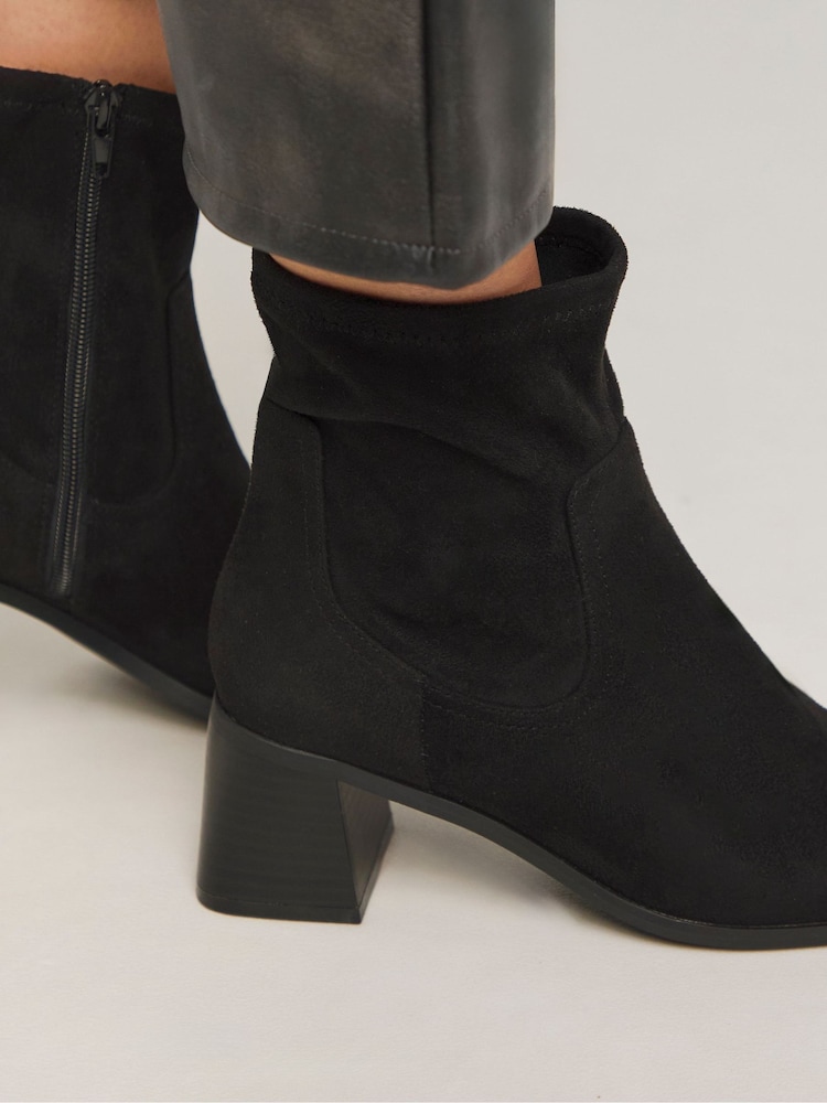 Simply Be Soft Black Extra Wide Fit Classic Block Heel Stretch Ankle Boots - Image 4 of 4 Simply Be Soft Black Extra Wide Fit Classic Block Heel Stretch Ankle Boots - Image 4 of 4