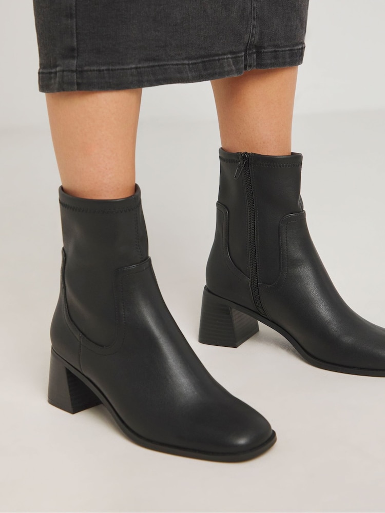 Simply Be Black Chrome Extra Wide Fit Classic Block Heel Stretch Ankle Boots - Image 1 of 4 Simply Be Black Chrome Extra Wide Fit Classic Block Heel Stretch Ankle Boots - Image 1 of 4