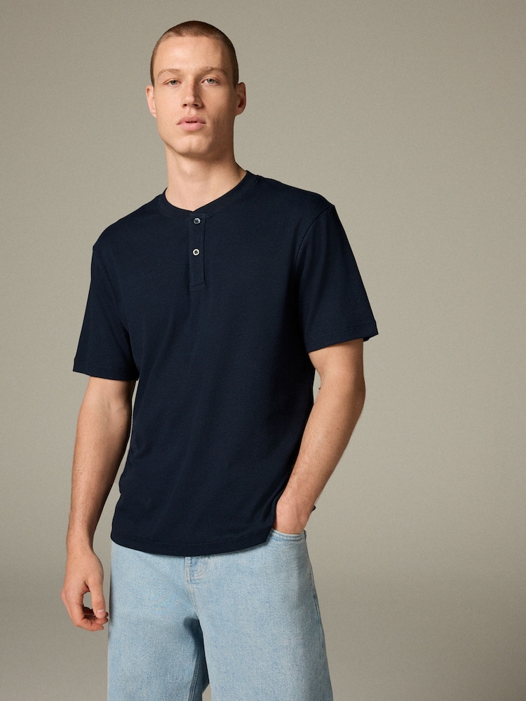 Bleu marine - T-shirt texturé côtelé à col grand-père - Image 2 de 9