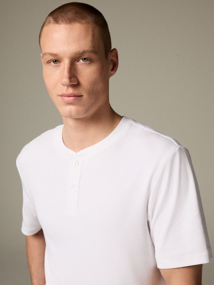 Weiß - Ribbed Textured Grandad Neck T-Shirt - Bild 1 von 8