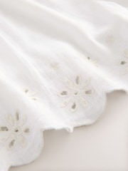 White Scalloped Hem Embroidered Linen Rich Shorts - Image 6 of 7