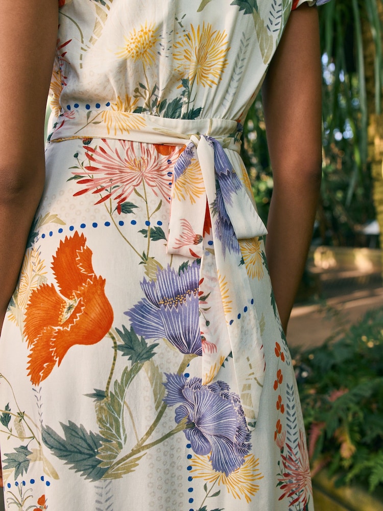 Kew Collection blanc & violet à fleurs - Robe longue à manches évasées à col en V nouée à la taille - Image 4 of 7