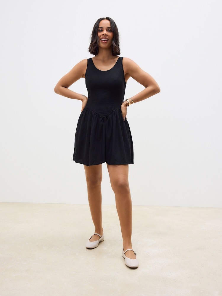 Black Sleeveless Scoop Neck Waisted Mini Dress with Linen - Image 4 of 8