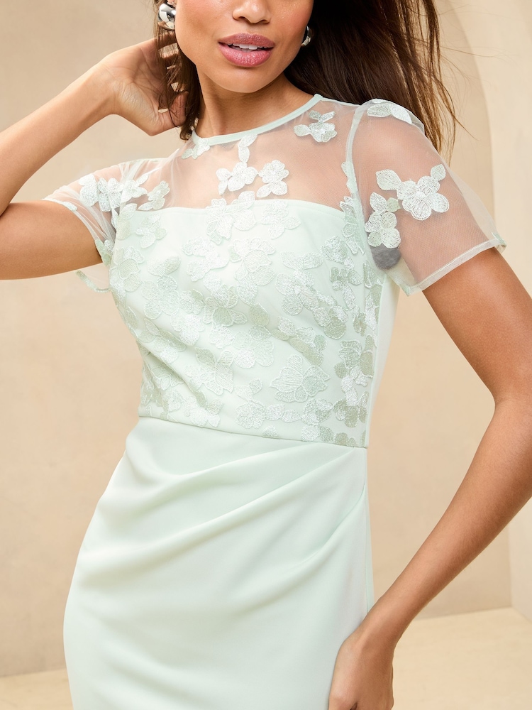 Vestido midi ajustado con diseño híbrido de mala con encaje floral en 3D de Lipsy - Imagen 2 de 5 Vestido midi ajustado con diseño híbrido de mala con encaje floral en 3D de Lipsy - Imagen 2 de 5