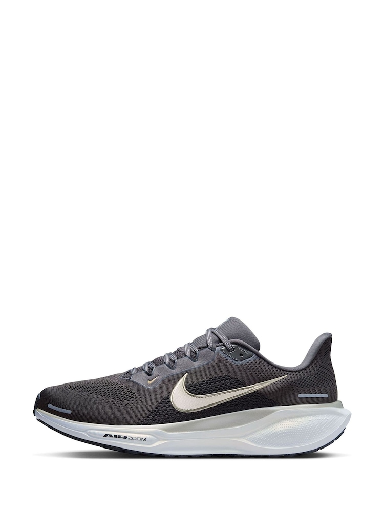 Negro/dorado - Zapatillas de deporte para correr Pegasus 41 Road de Nike - Imagen 2 de 12 Negro/dorado - Zapatillas de deporte para correr Pegasus 41 Road de Nike - Imagen 2 de 12