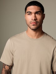 Neutraal kiezelkleurig - Normale Pasvorm - Essentieel katoenen T-shirt met ronde hals - Image 1 of 8