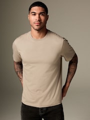 Neutraal kiezelkleurig - Normale Pasvorm - Essentieel katoenen T-shirt met ronde hals - Image 4 of 8