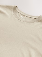 Neutraal kiezelkleurig - Normale Pasvorm - Essentieel katoenen T-shirt met ronde hals - Image 8 of 8