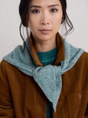 Seasalt Cornwall Blue Wild Bilberry Knitted Triangle Scarf - Image 3 of 5