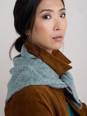 Seasalt Cornwall Blue Wild Bilberry Knitted Triangle Scarf - Image 4 of 5
