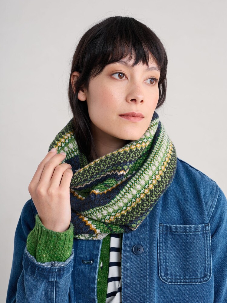 Seasalt Cornwall Green Touchstone Snood - Image 2 of 3 Seasalt Cornwall Green Touchstone Snood - Image 2 of 3