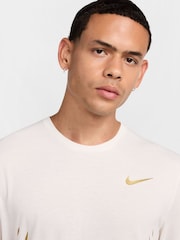 Nike White/Gold Dri-FIT Jakob Ingebrigtsen Running T-Shirt - Image 4 of 7