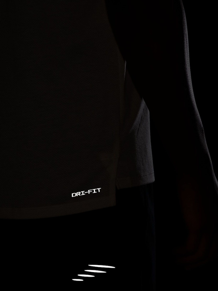 Nike White/Gold Dri-FIT Jakob Ingebrigtsen Running T-Shirt - Image 7 of 7