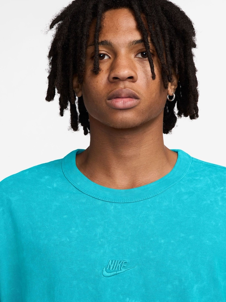 Nike Green Oversized Sportswear Premium 100% Cotton T-Shirt - Image 3 of 3