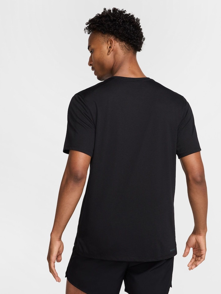 Nike Black Dri-FIT Jakob Ingebrigtsen Running T-Shirt - Image 2 of 7 Nike Black Dri-FIT Jakob Ingebrigtsen Running T-Shirt - Image 2 of 7