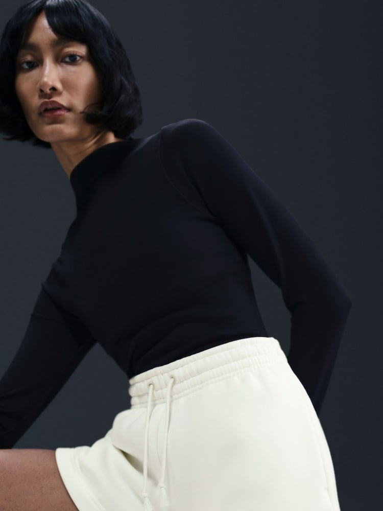 Nike Sail Phoenix Fleece Mid Rise Shorts - Image 5 of 5