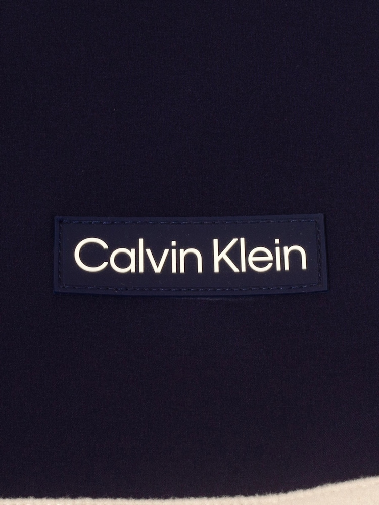 بني - Calvin Klein Golf Hybrid Polar Fleece - صورة 8 من 8