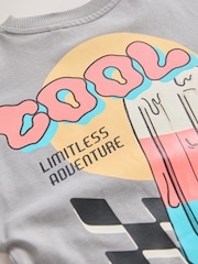 Gris con estampado de verano en la espalda - Camiseta holgada de manga corta con estampado gráfico (3-16 años) - Imagen 4 de 4